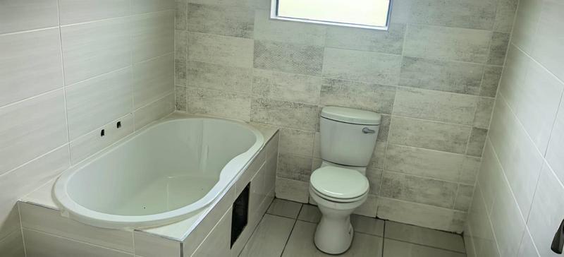 4 Bedroom Property for Sale in Buffelspoort North West